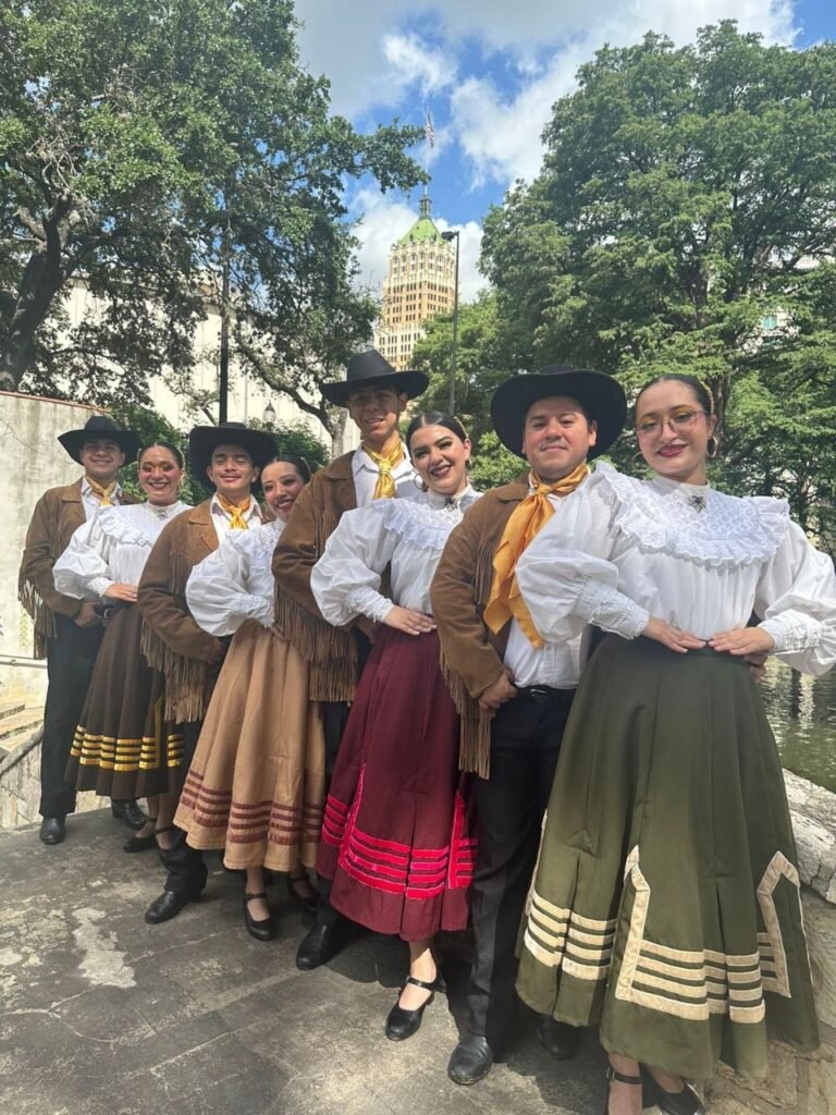 Brilla Nuevo León en Tianguis Turístico en San Antonio, Texas