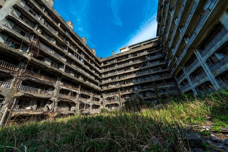 Hashima, la isla abandonada en Japón que puedes recorrer